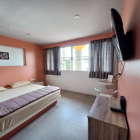 In Phuket House Hotel Exterior photo